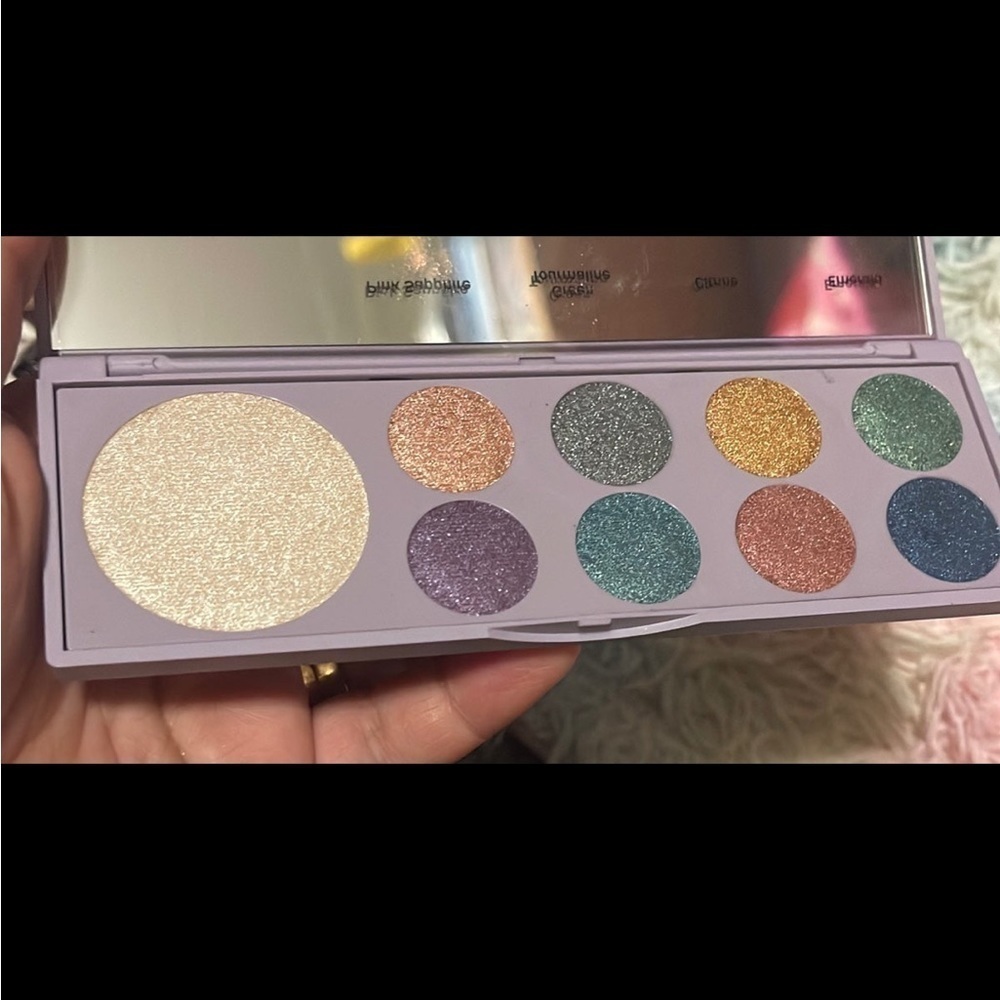 DOLL Face makeup bundle - Picture 6 of 7